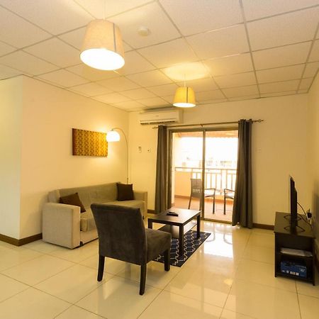 La Casa Baatsona Apts Sakumono Esterno foto