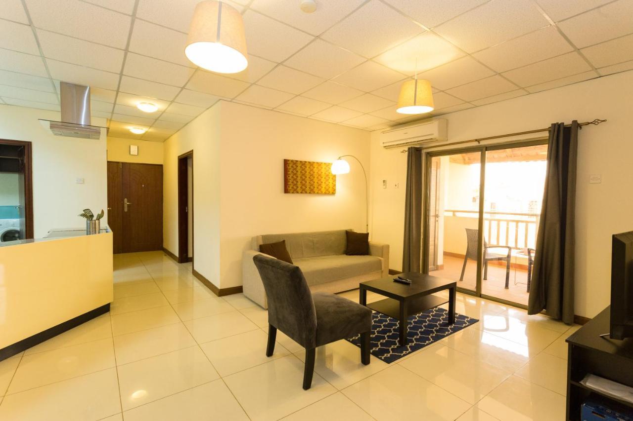 La Casa Baatsona Apts Sakumono Esterno foto