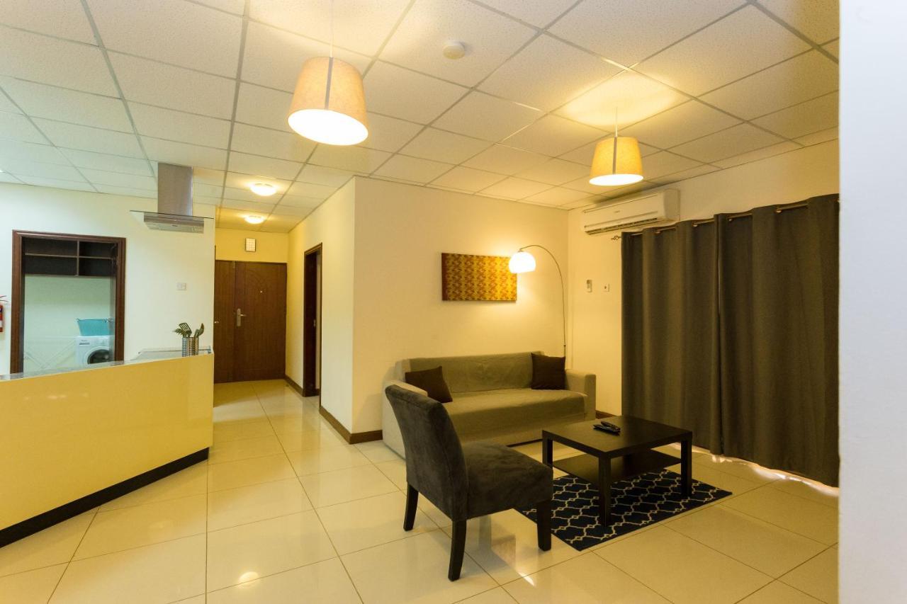 La Casa Baatsona Apts Sakumono Esterno foto